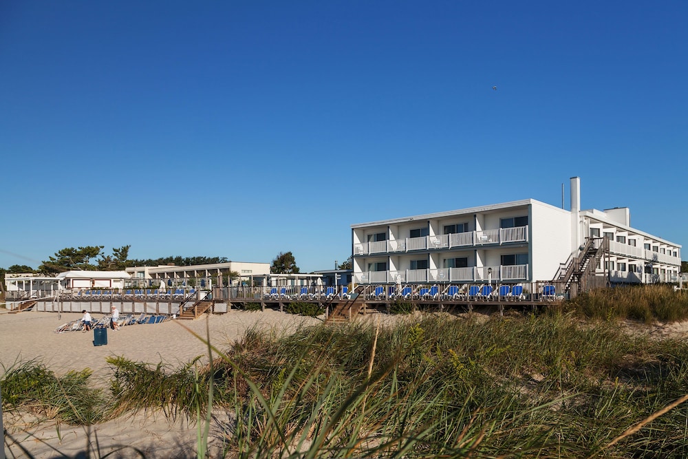 Blue Water Resort on the Ocean 7/79