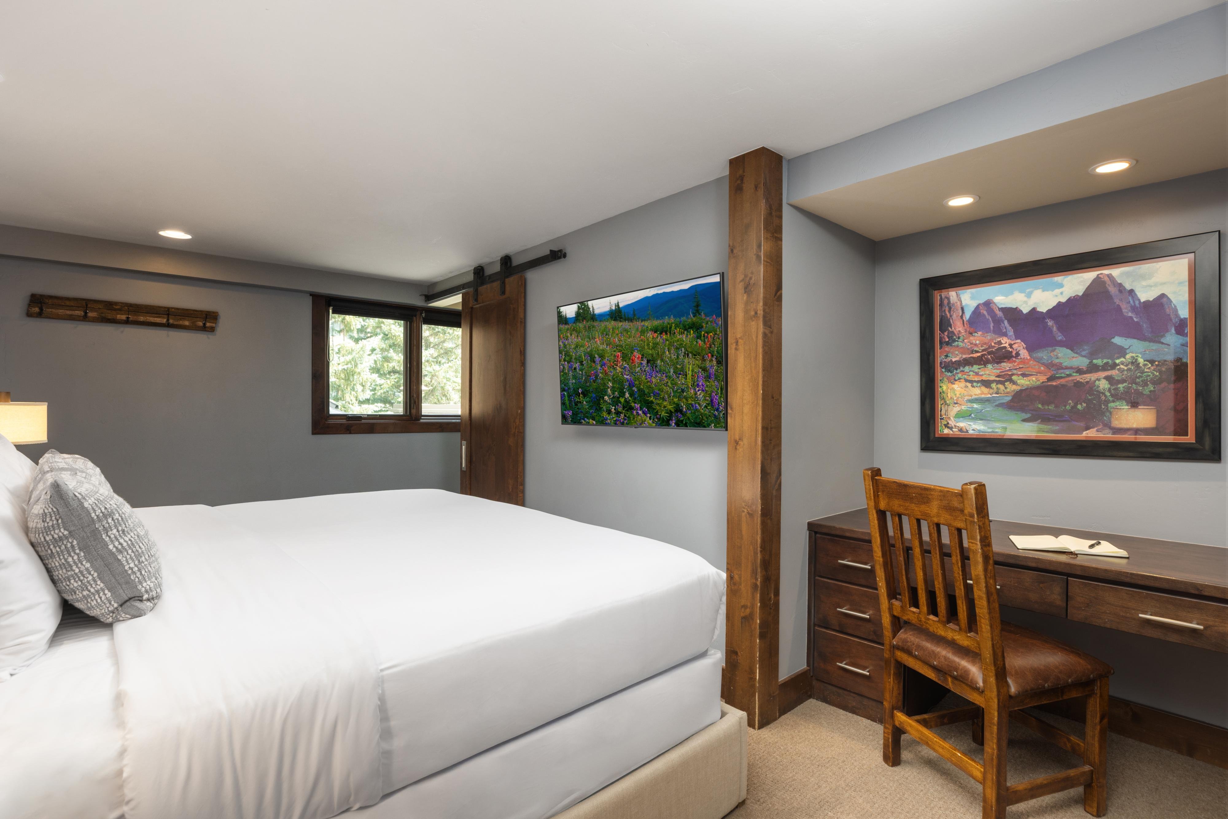 Montaneros Condominiums 12/50