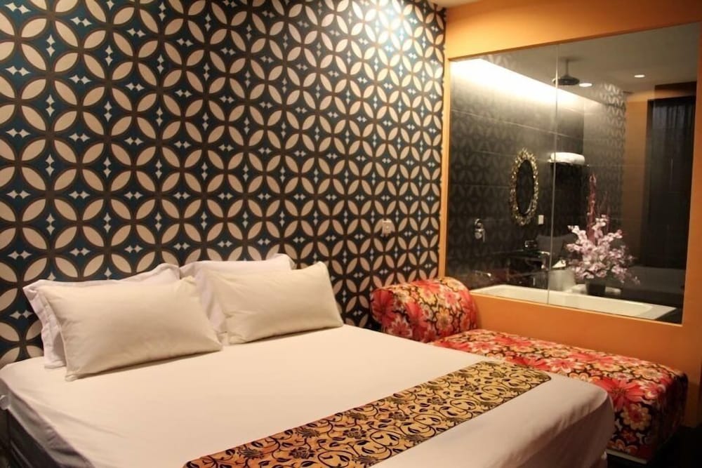 Love Inn Boutique Hotel 4/18