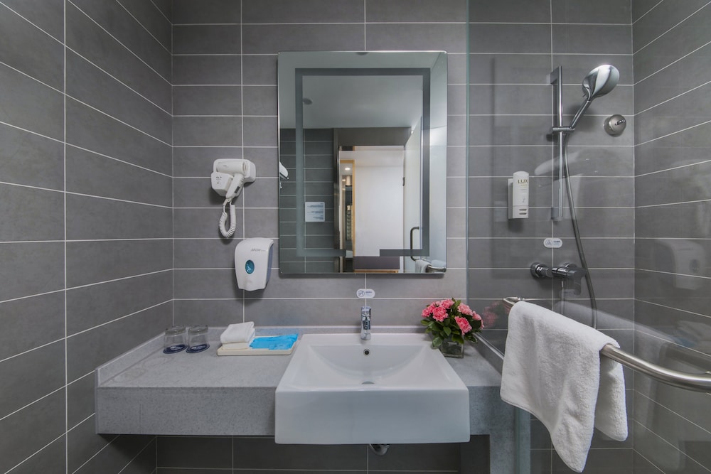Holiday Inn Express Yantai Yeda 21/51