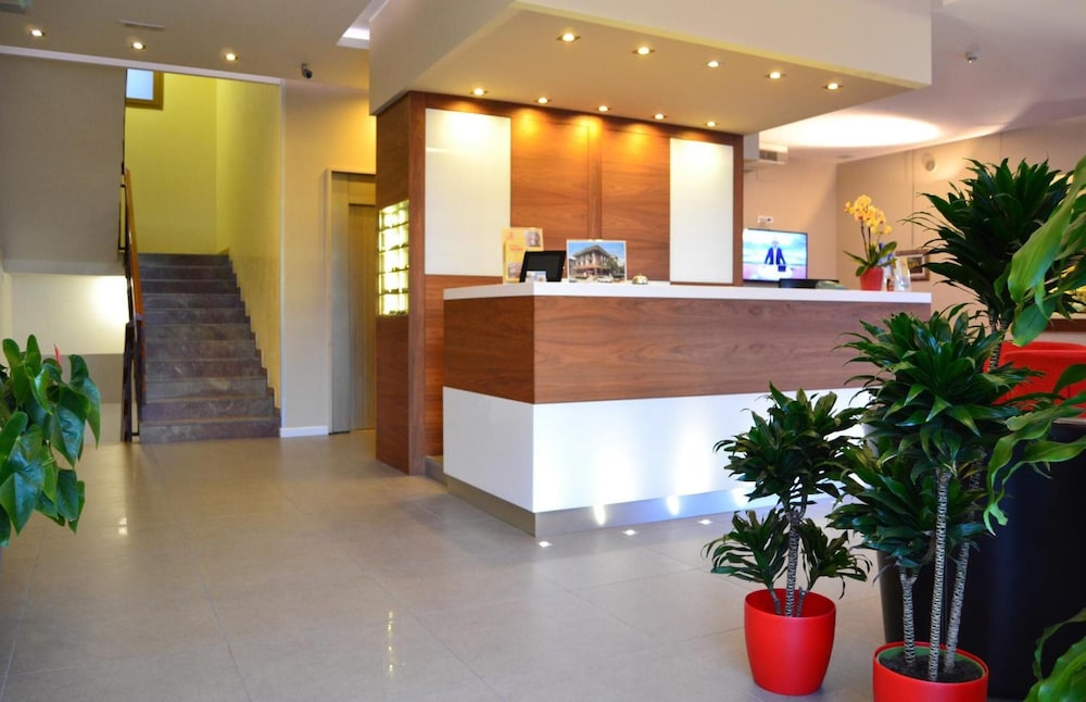 Hotel Midi 2/37
