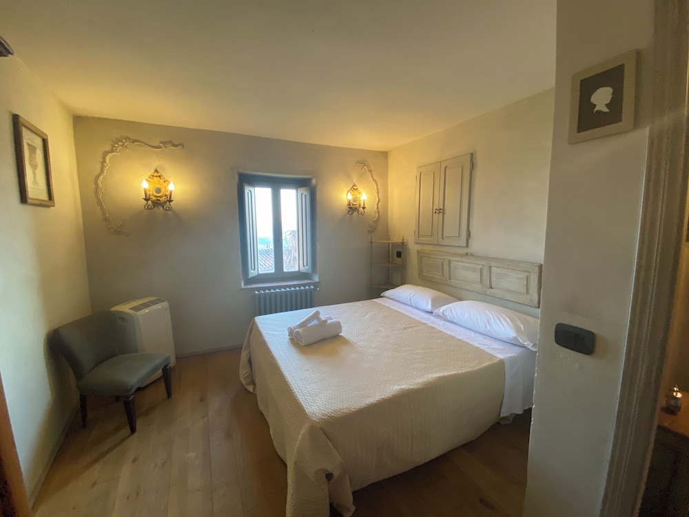 شقة رومانسية بسريرين كينج، Hotel Villa Sermolli 3/5