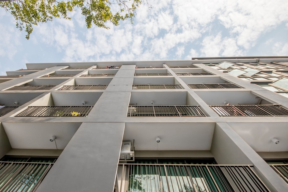 Nidhra Residence 1/50