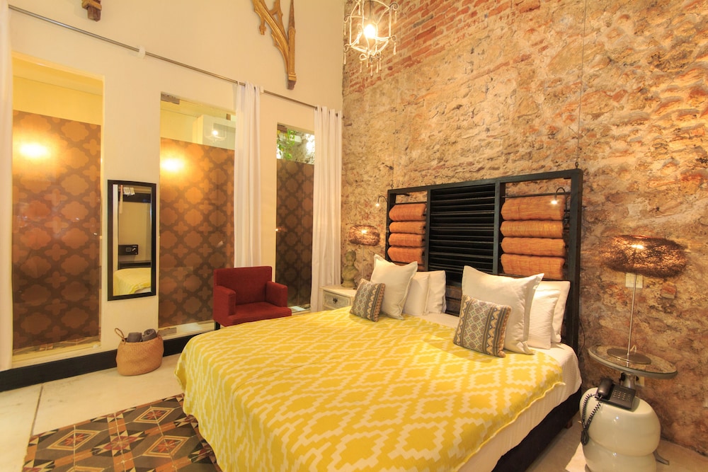 Hotel Casa Lola Deluxe Gallery 32/77
