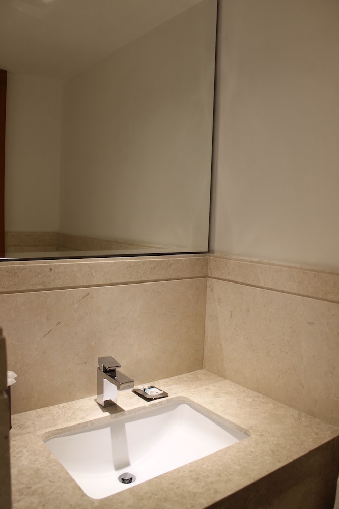 Mercure Hyderabad Kcp 69/69