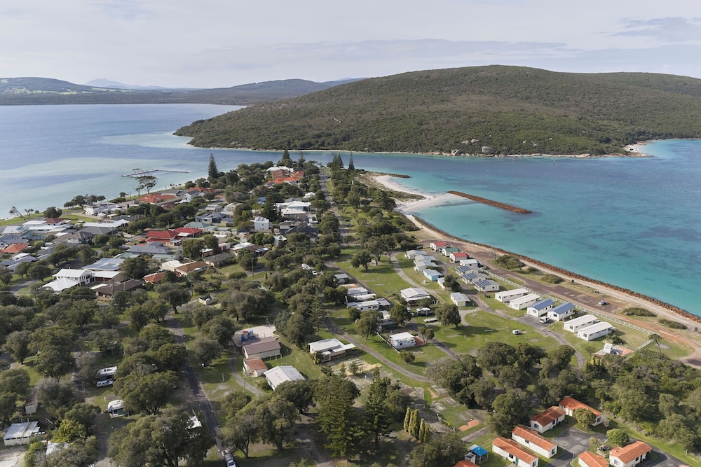 Acclaim Rose Gardens Beachside Holiday Park 43/50
