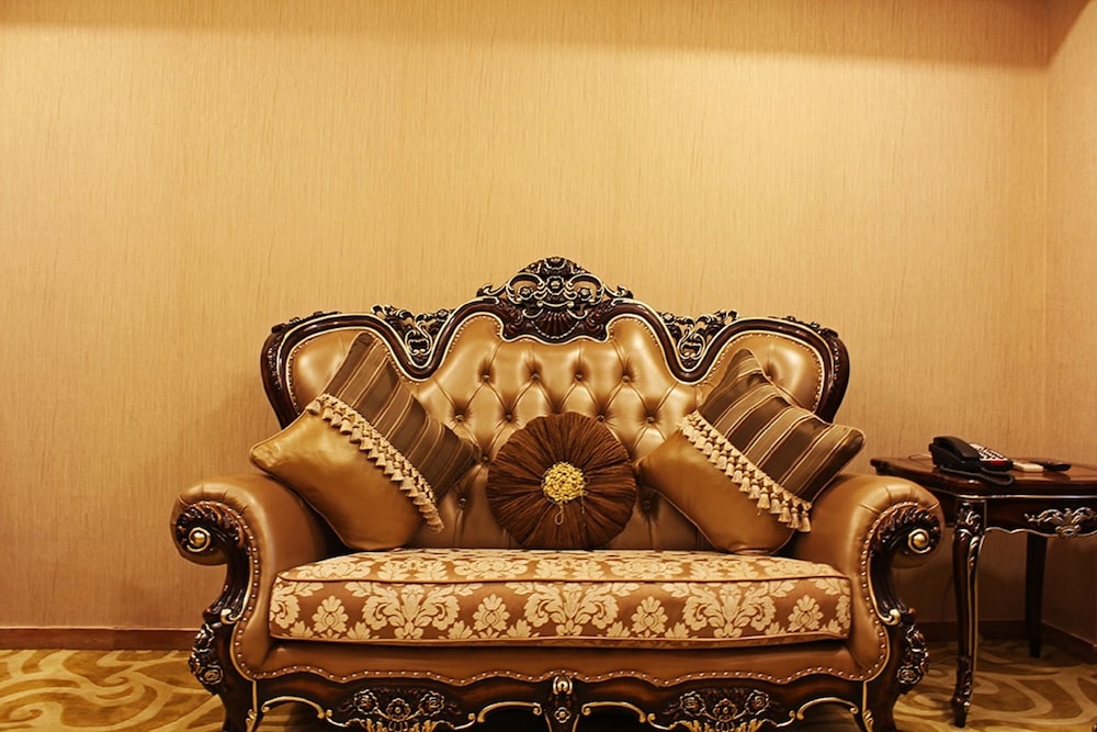 Hotel Chennai Le Palace 34/72
