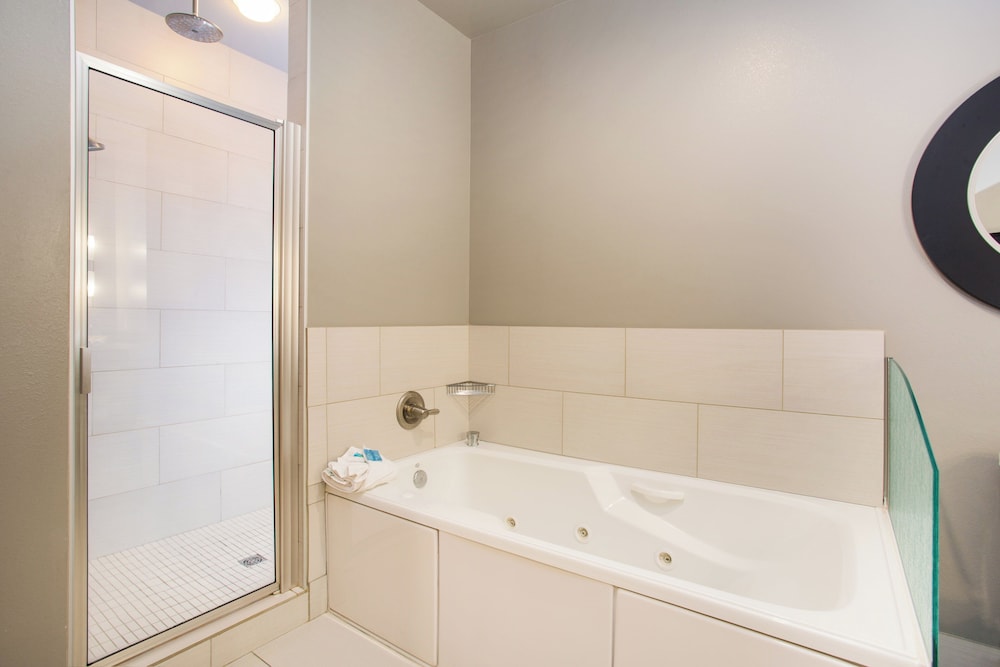 Holiday Inn Express Hotel Suites Amarillo West 67/71