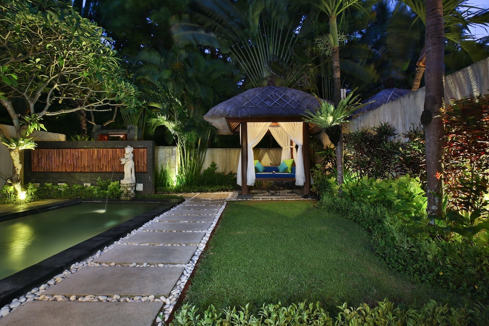 BALI BALIKU BEACH FRONT LUXURY PRIVATE POOL VILLAS 22/33