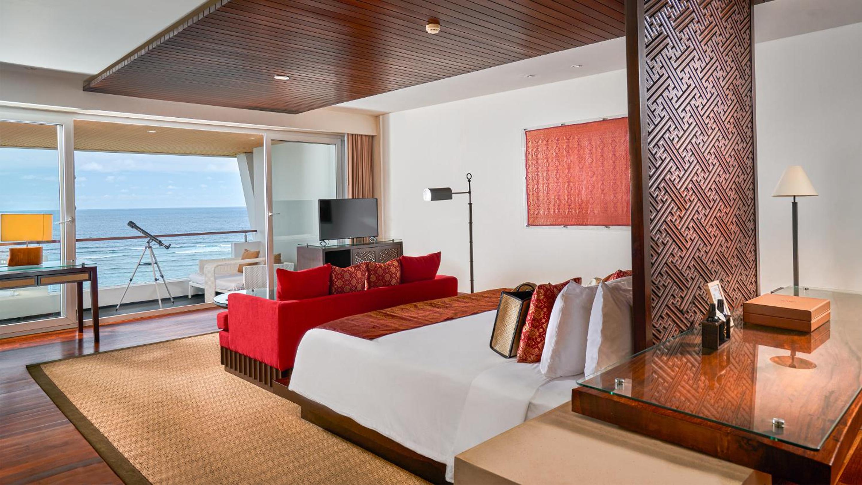 Ocean Front Honeymoon Suite