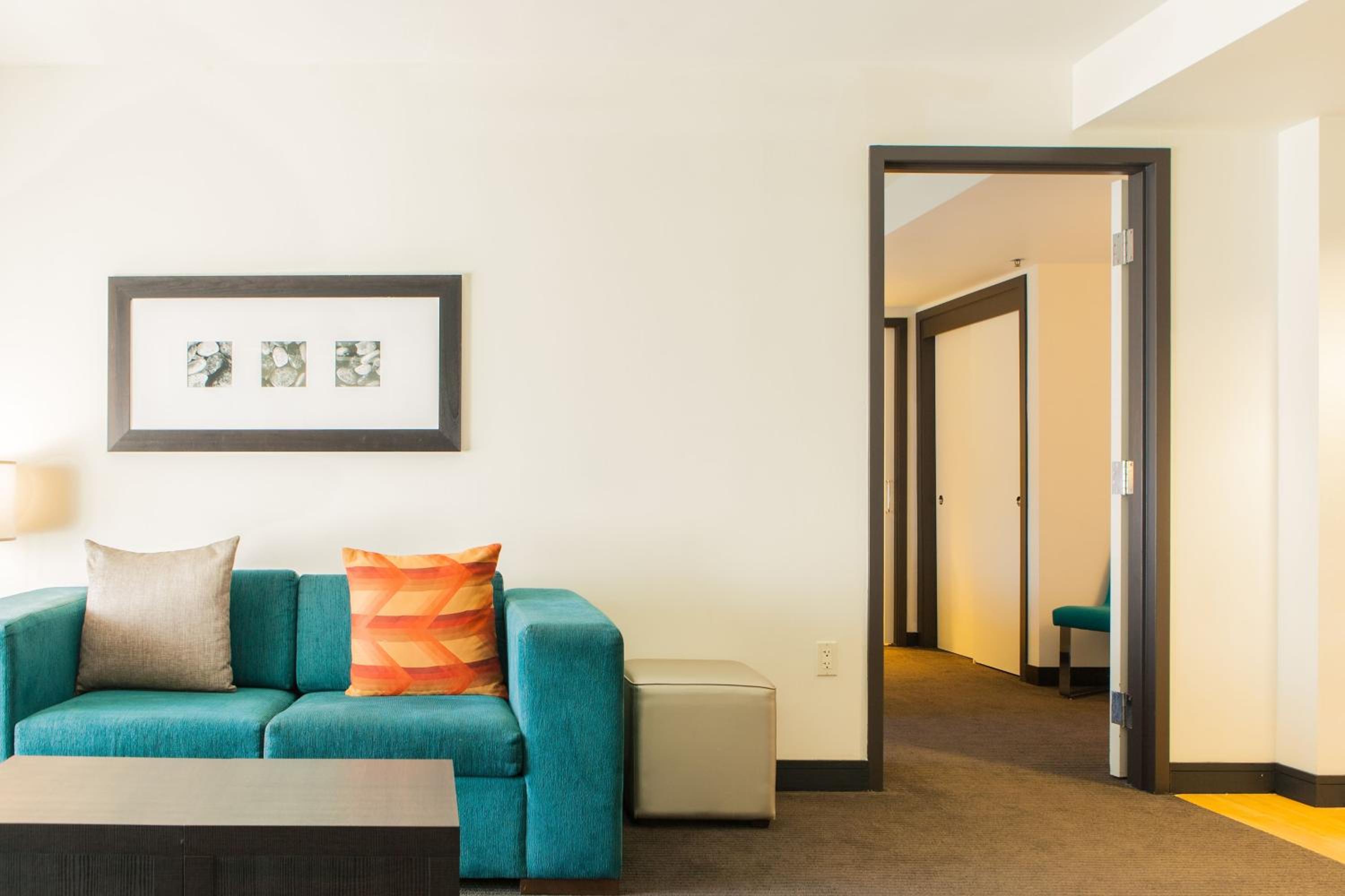 2 Bedrooms, Savvy, Suite, Accessible
