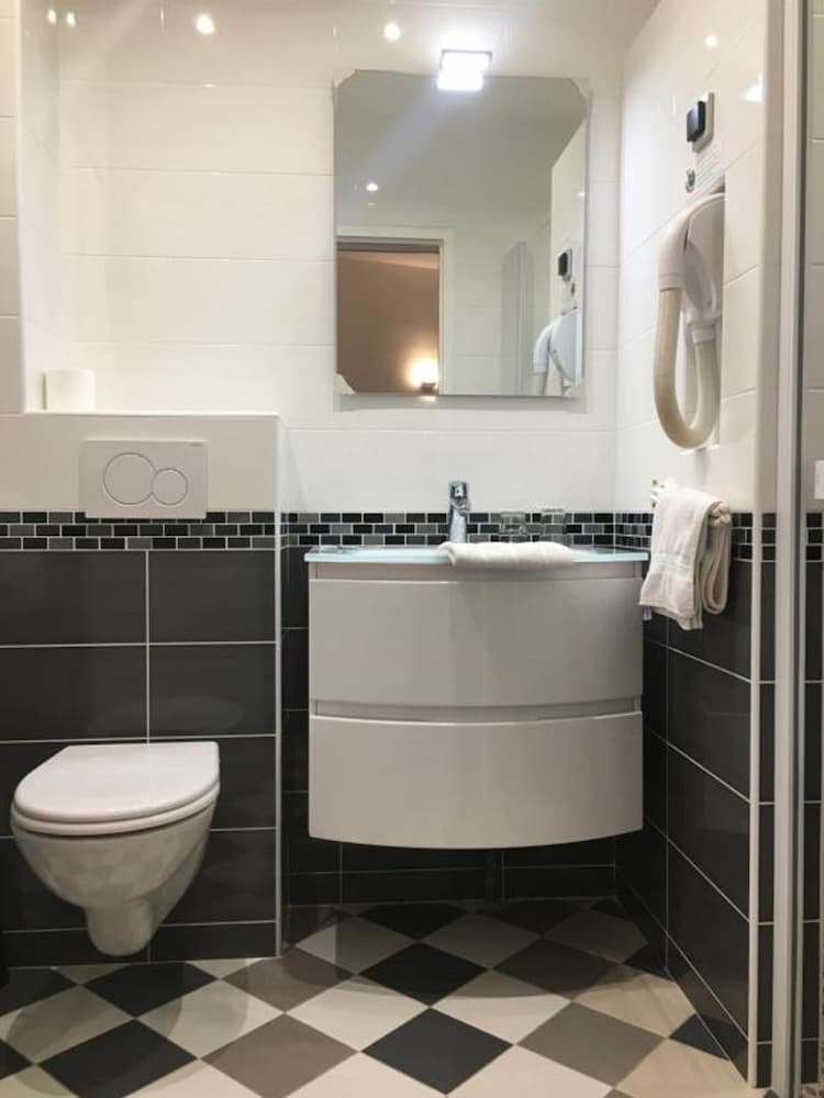 HOTEL PARIS GAMBETTA 28/29