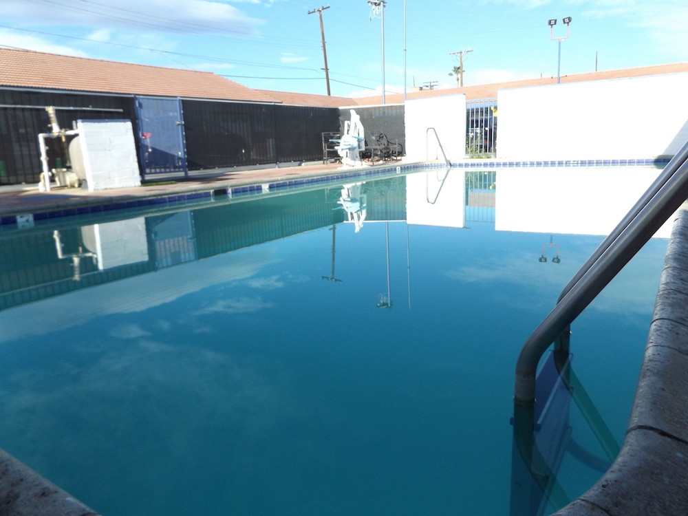 City Center Motel 65/68