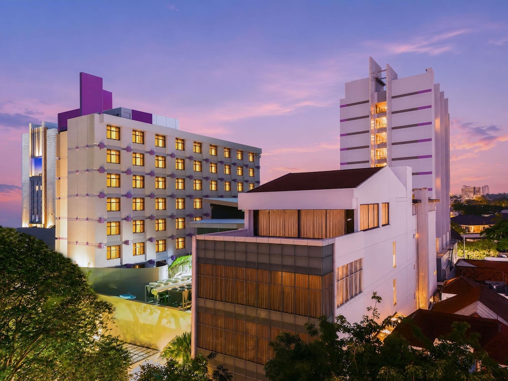Mercure Surabaya Grand Mirama 2/81