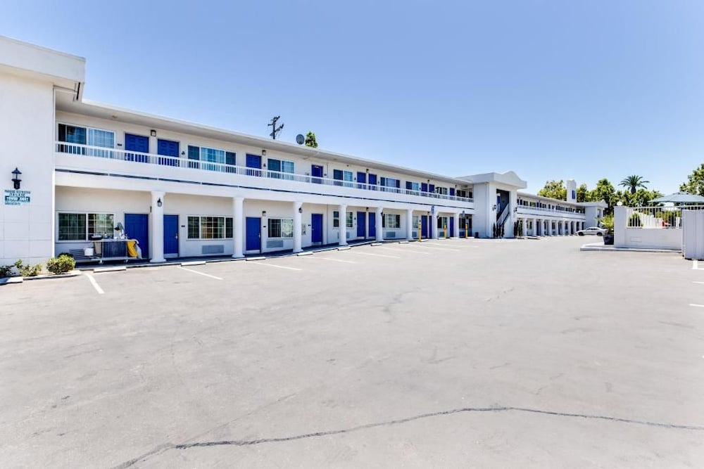 Motel6 San Jose, CA - Convention Center 51/60