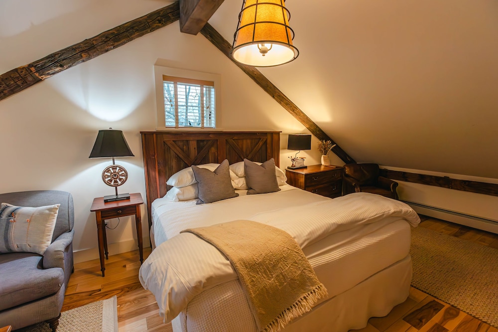 Hill Farm Inn 10/50