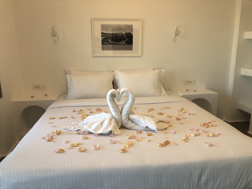 Amphitrite Suites Santorini 25/68