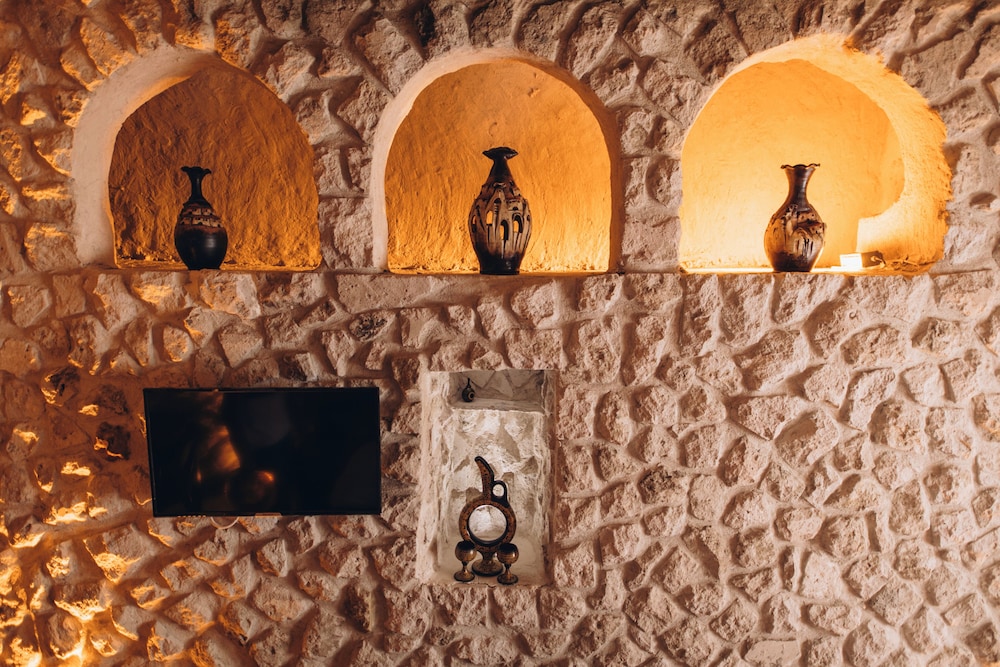 Isadora Cave Cappadocia 40/50