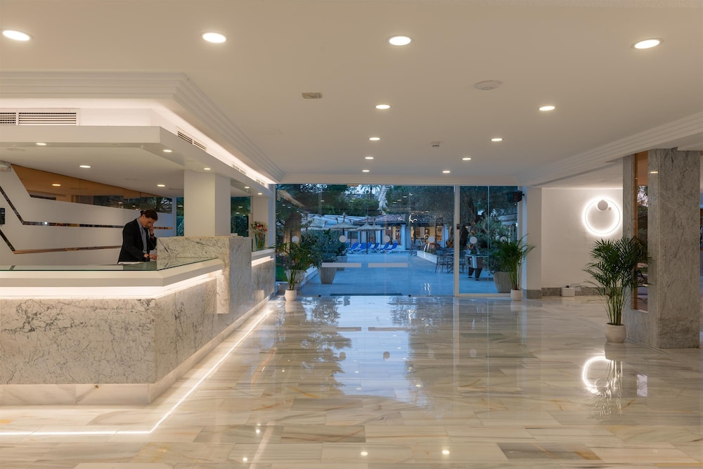 Aparthotel Alcudia Beach 2/50