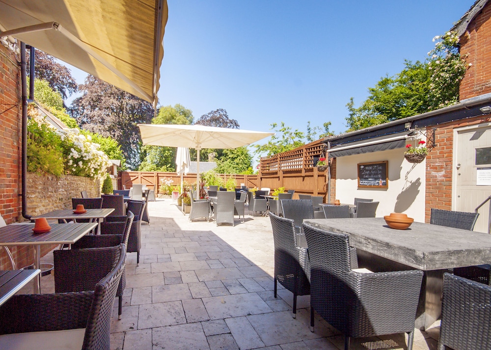 The Highworth Hotel 37/48