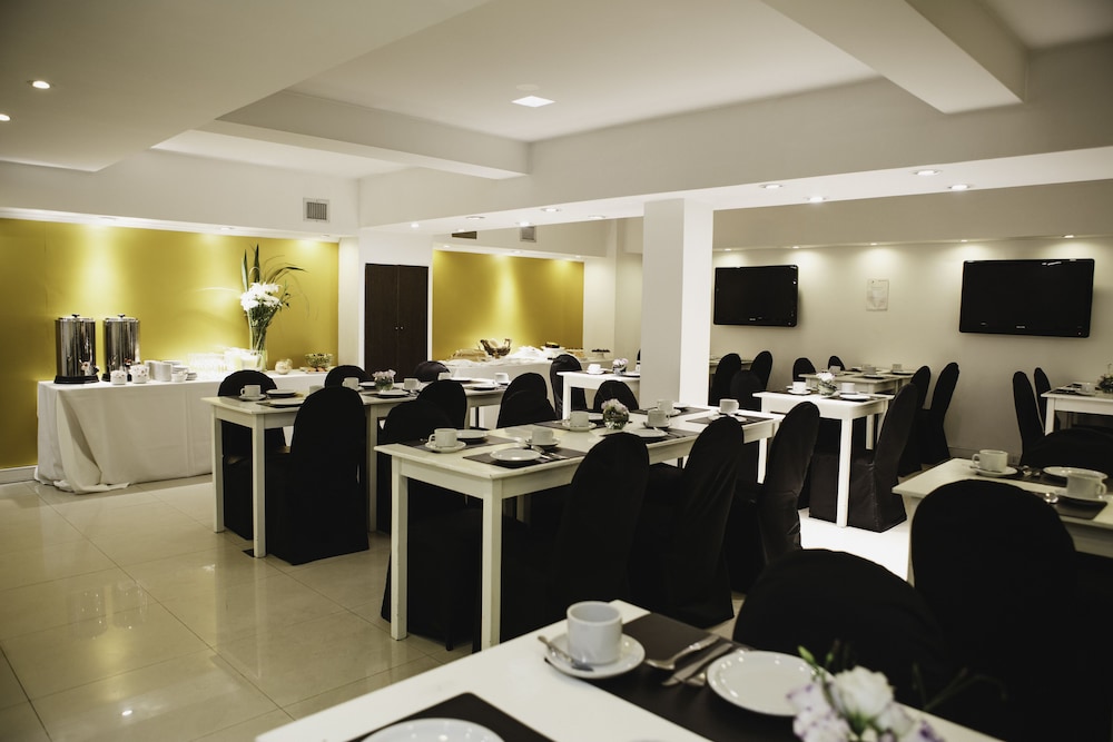 KER URQUIZA HOTEL AND SUITES 50/57