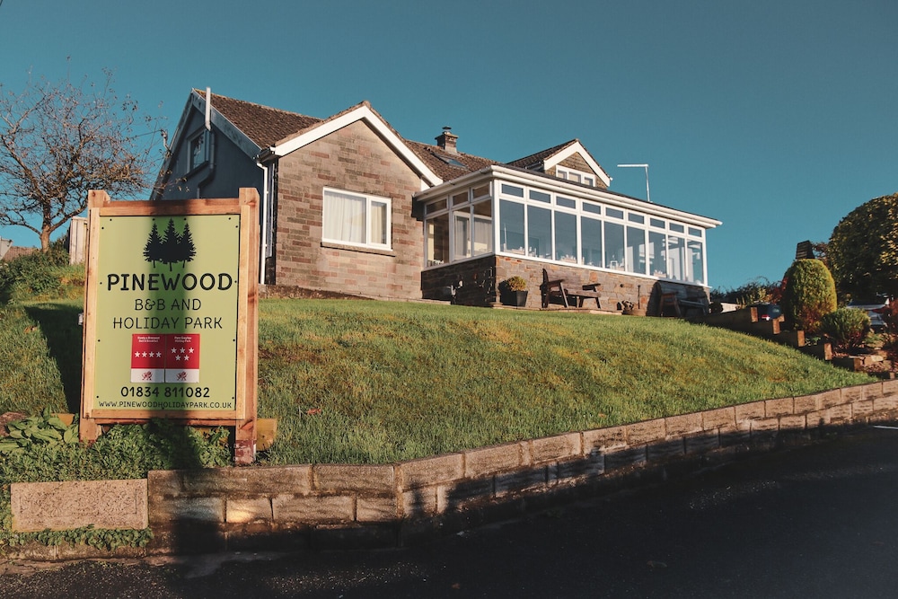 Pinewood B&amp;B 2/50