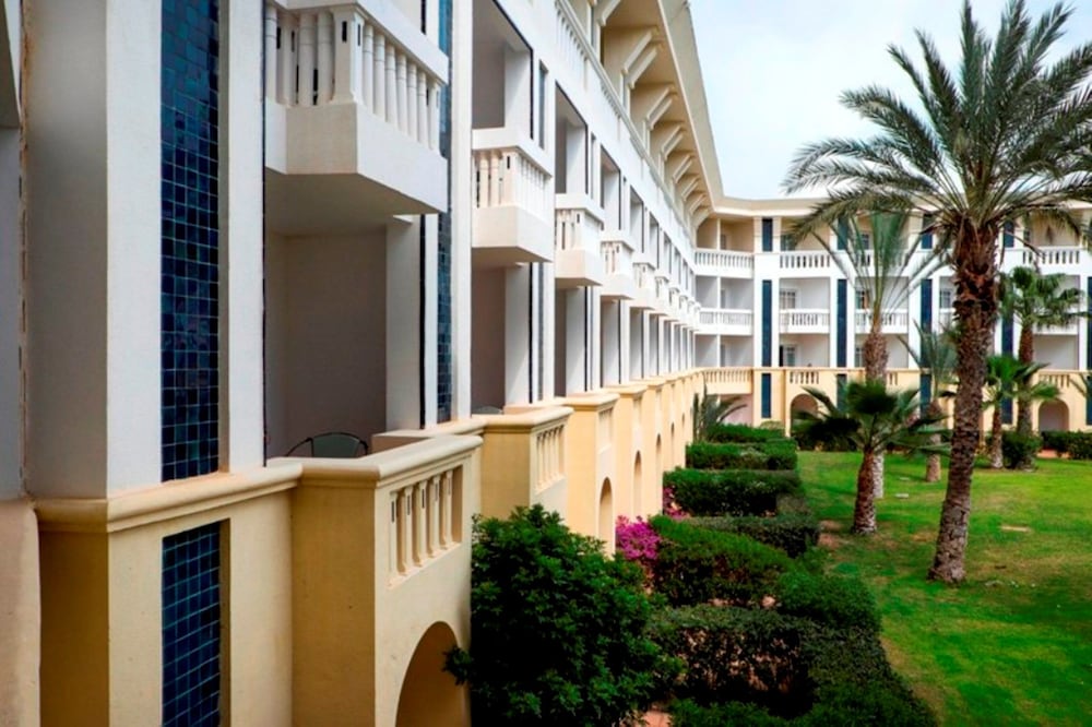 Medina Belisaire and Thalasso 64/70