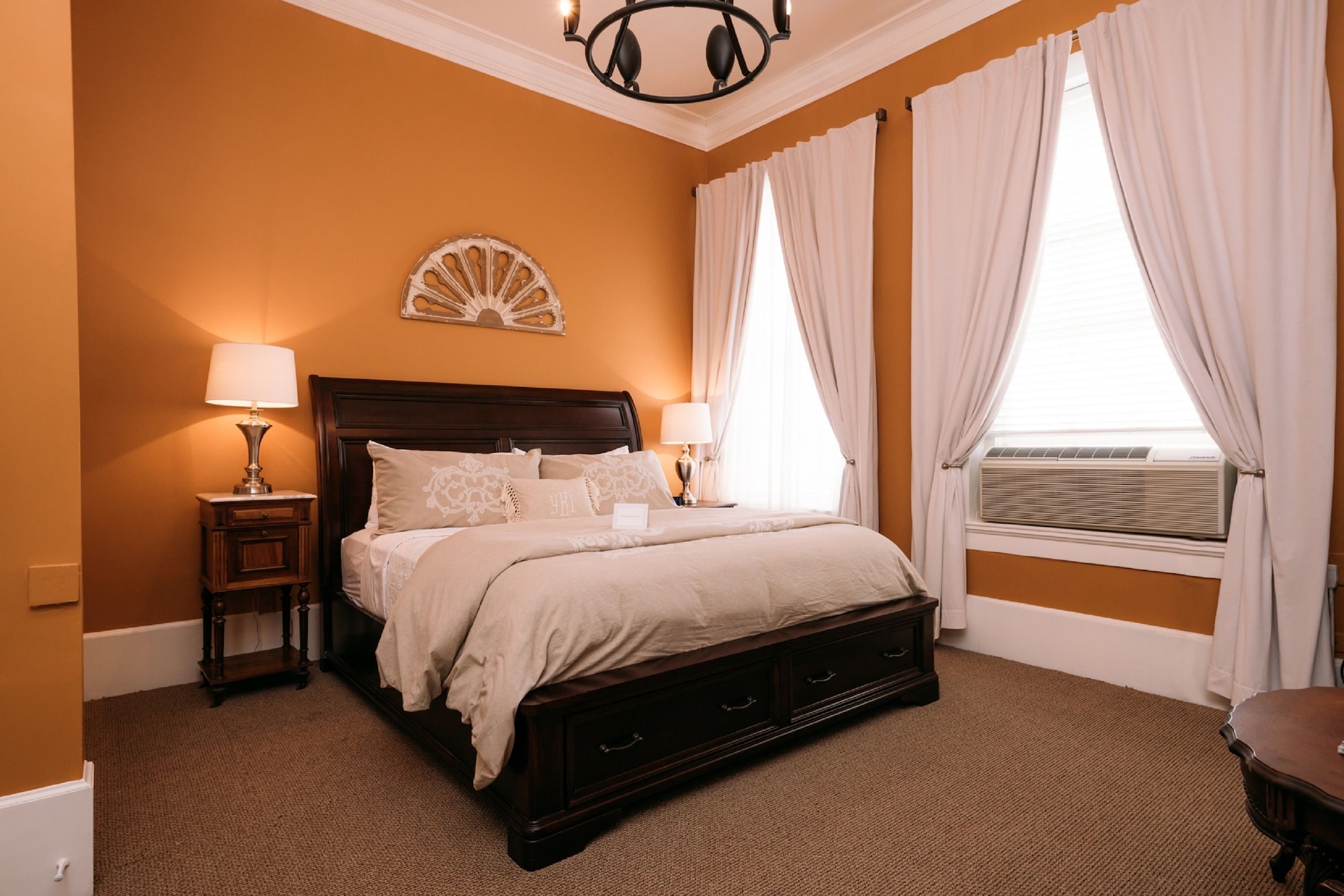 Henry, Suite, King Bed