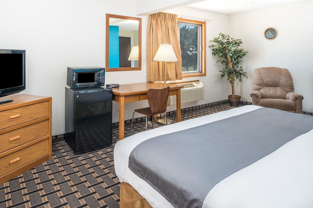 ROOM, QUEEN BED, ACCESSIBLE