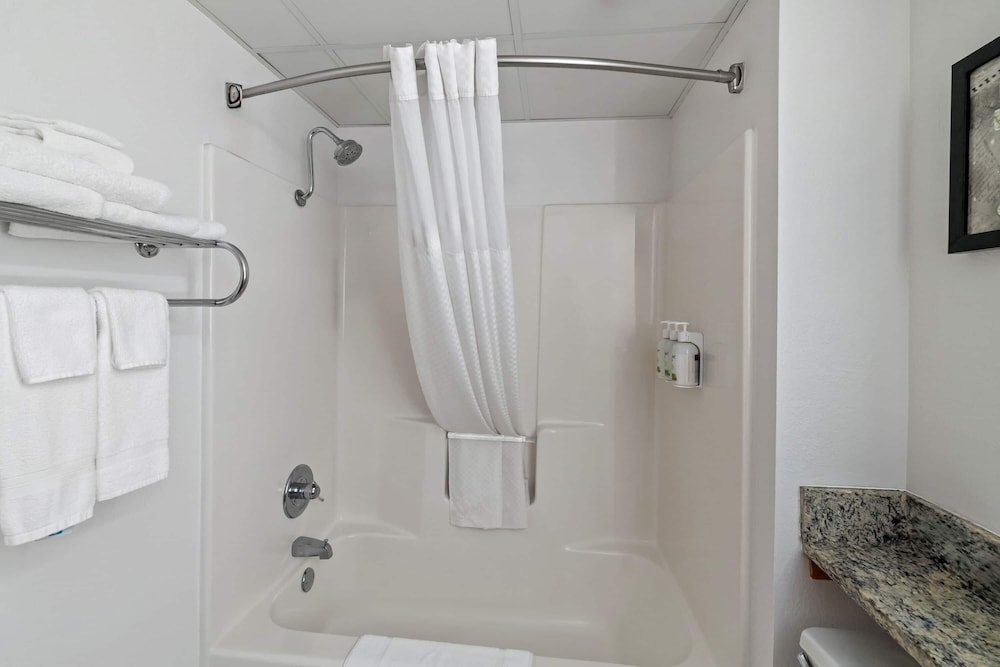 Deluxe, Studio, Suite, King Bed, AmericInn by Wyndham Crookston U of M Crookston 6/7