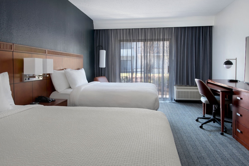Courtyard By Marriott Annapolis 7/26