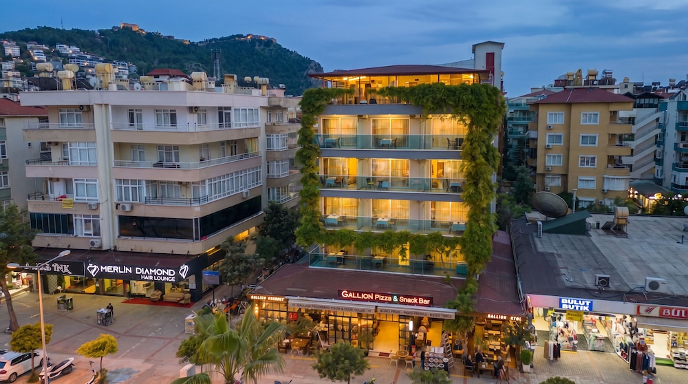 Gallion Hotel 10/73