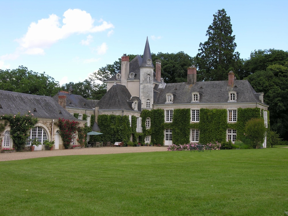 Chateau Du Plessis-Anjou 26/36