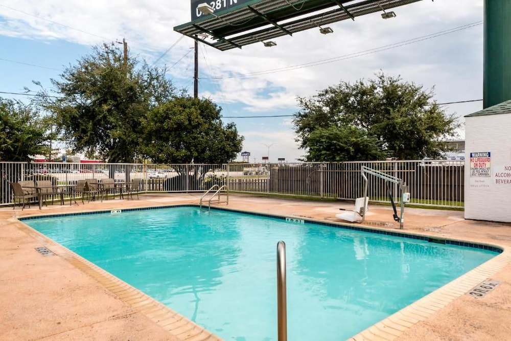 Motel6 San Antonio, TX - South 39/58