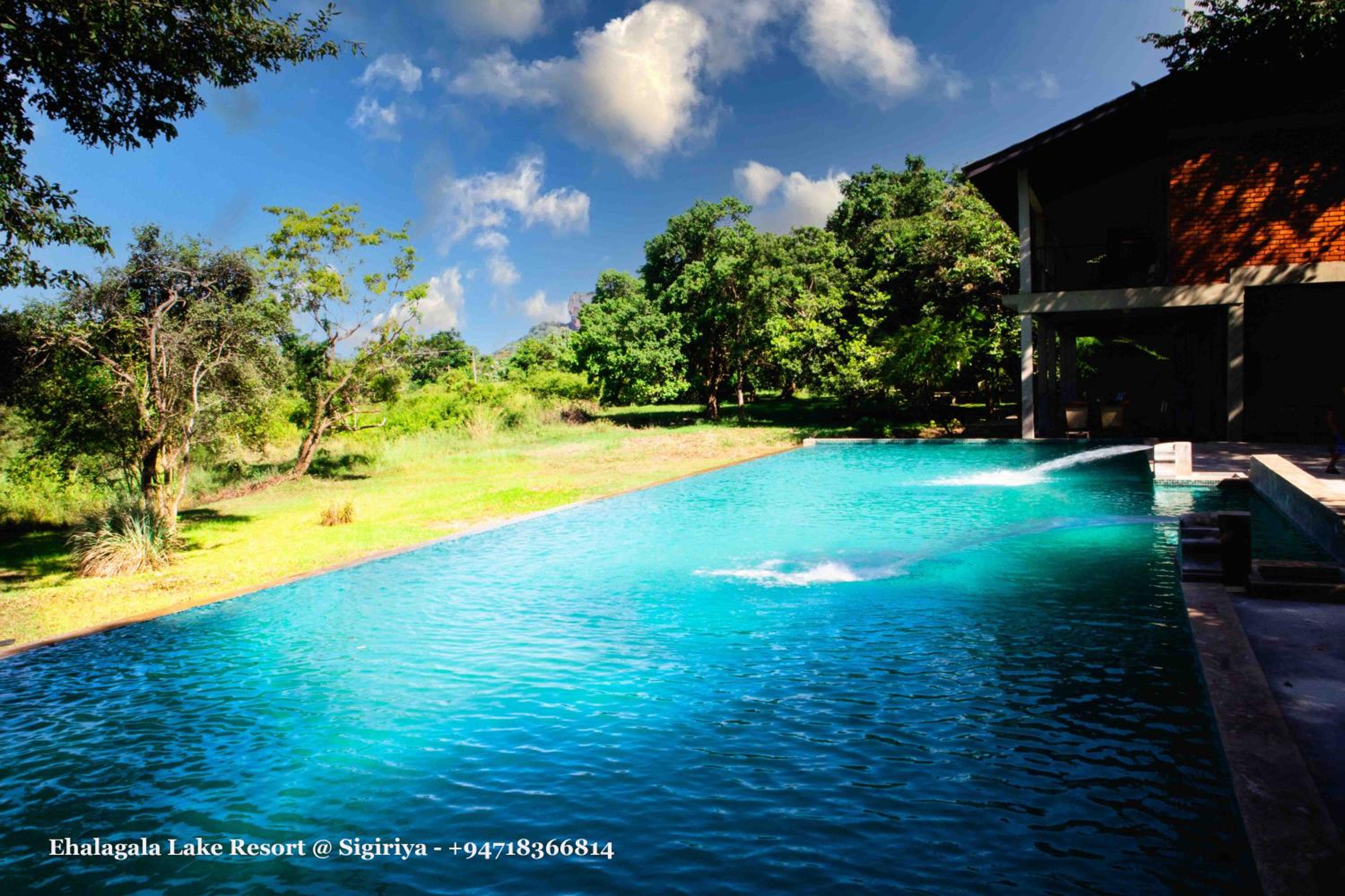 Ehalagala Lake Resort 24/32