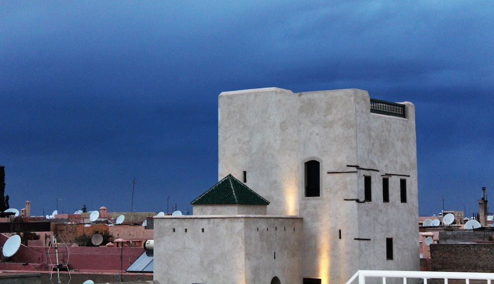 Riad Al Amine 2/30