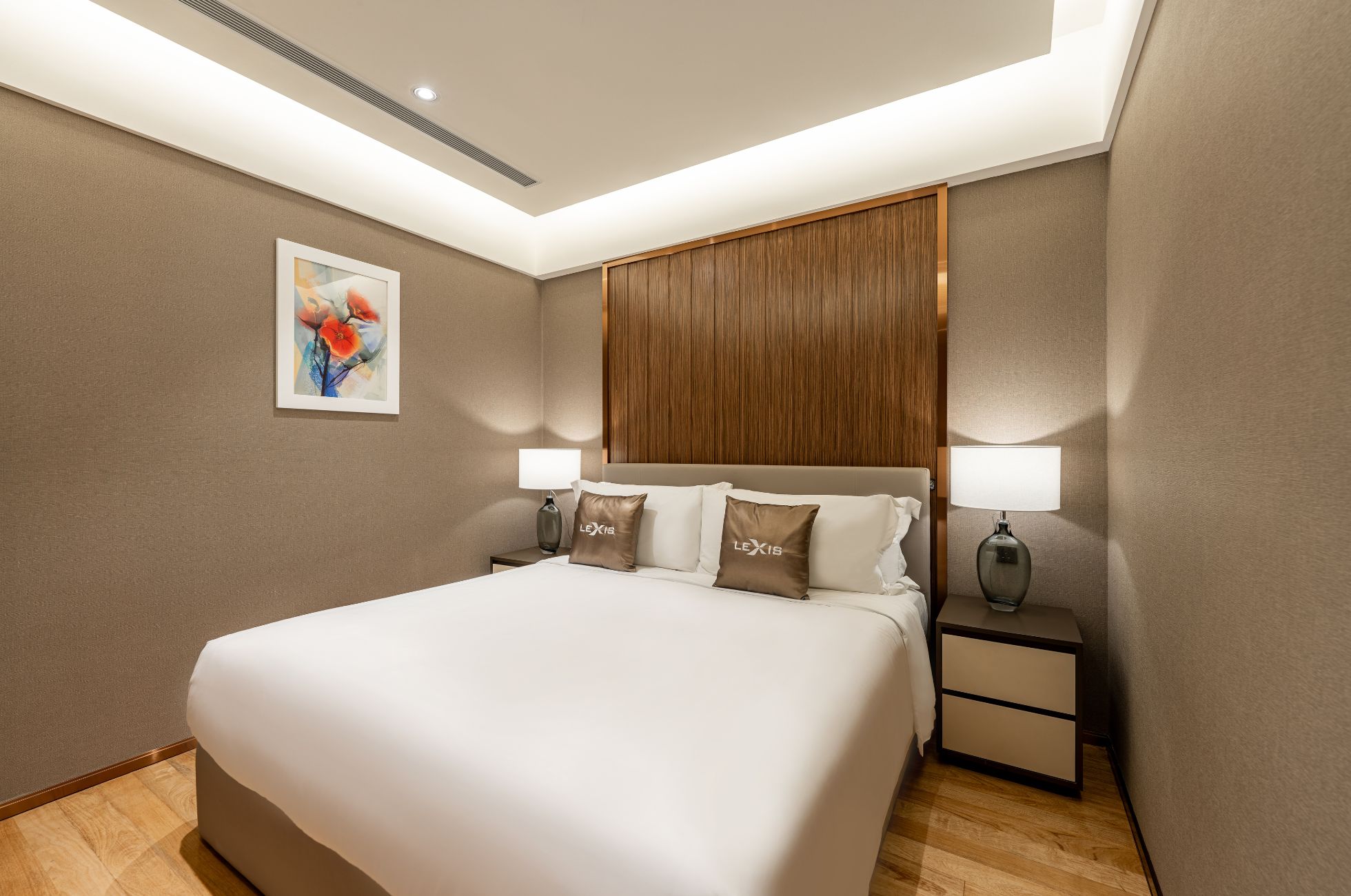 2 Bedroom Suite Twin Tower View