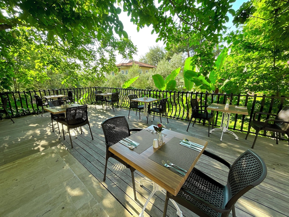 Gunes Hotel & Apartments 32/46