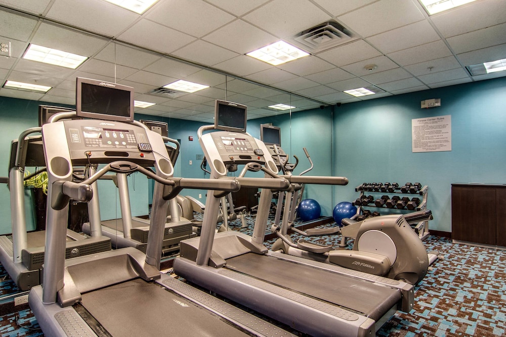 Fairfield Inn & Suites 18/32