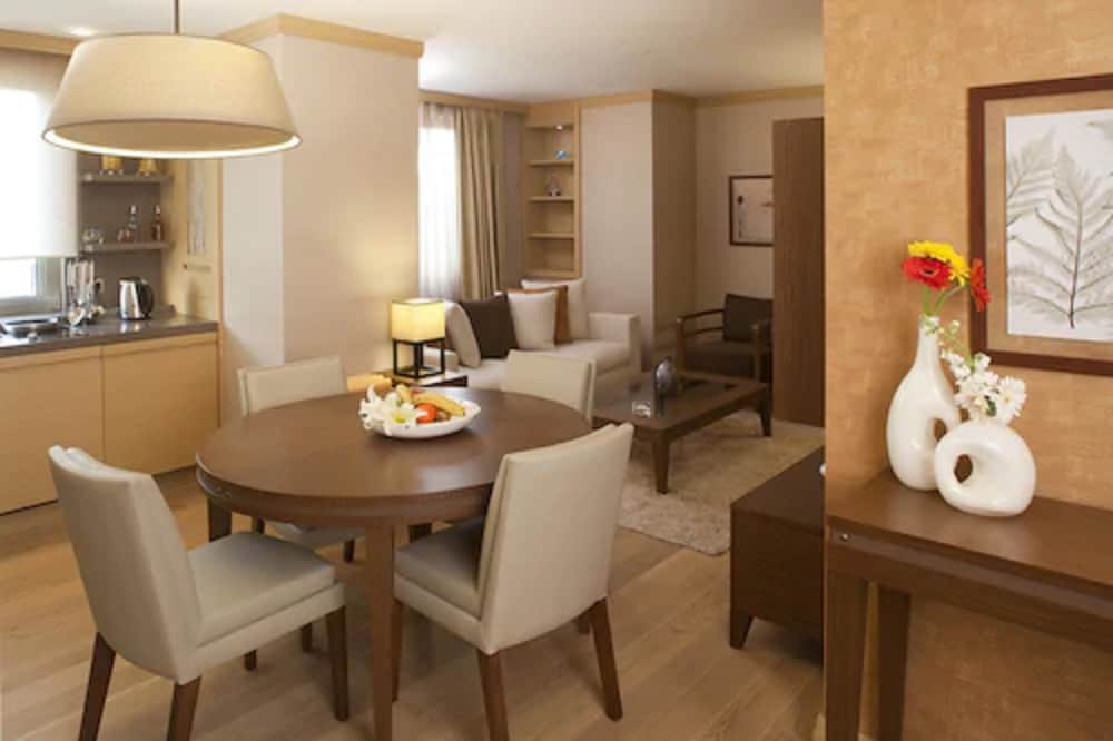 Tunel Residence Hotel 60/71