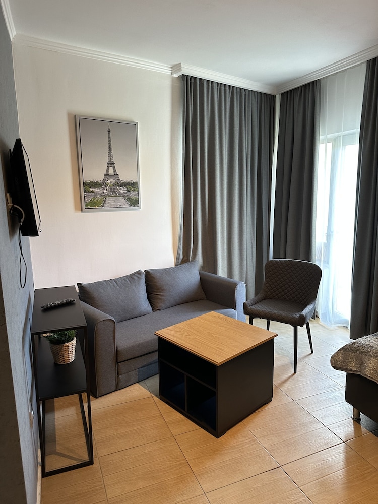Art Hotel 28/50