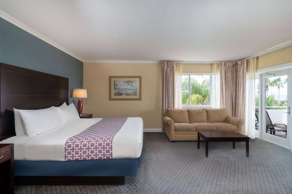Superior, King Bed, Bay View