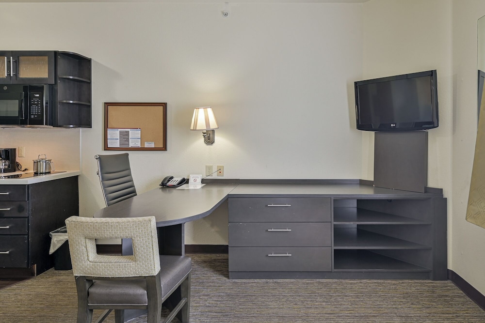 Candlewood Suites Tulsa 46/54