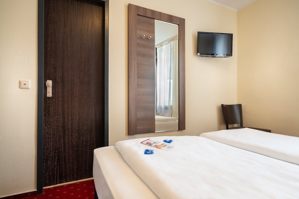 Hotel Leonet 32/71