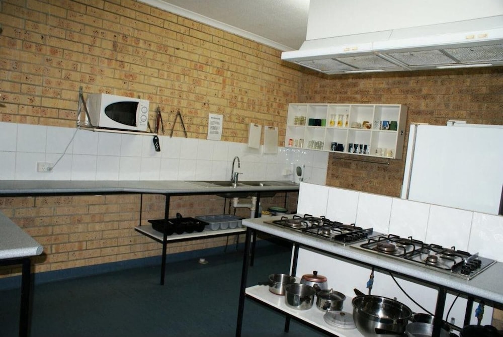 Coolum Budget Accommodation 30/34