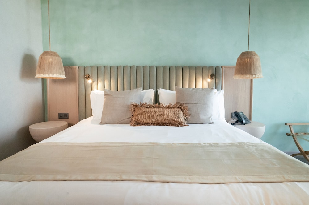 STANDARD, KING BED