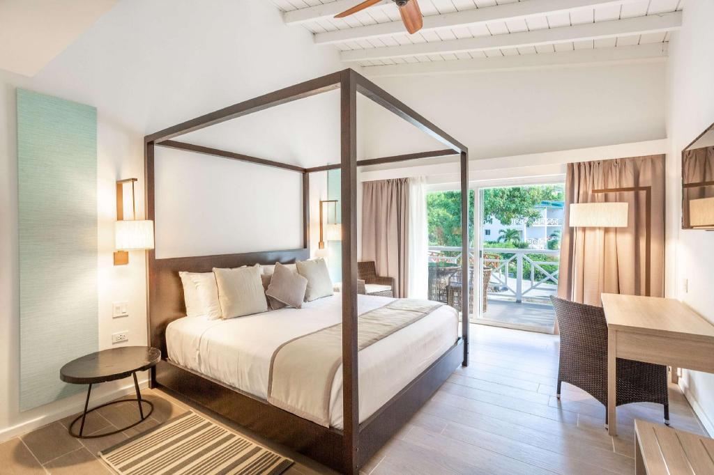 Suite, King Bed, Beach Side, Sofa