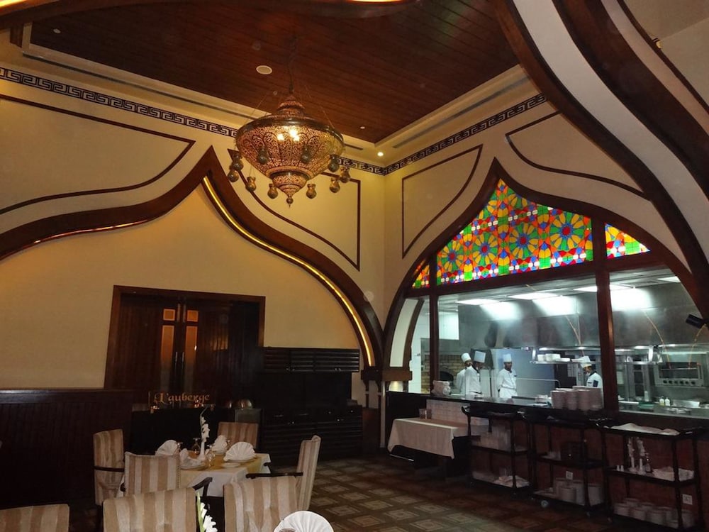 Faletti’s Hotel 51/68