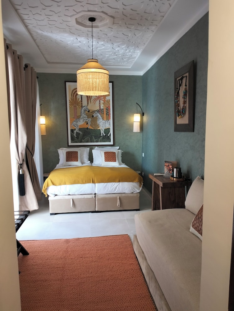 Riad Laora 24/80