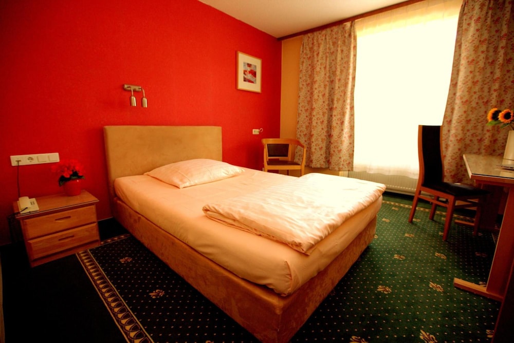 AIRPORT HOTEL WALLDORF 13/31
